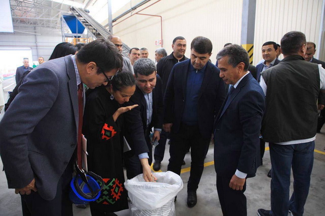 Uzbekistan’s top fertilizer producer launches new plant with USAID support