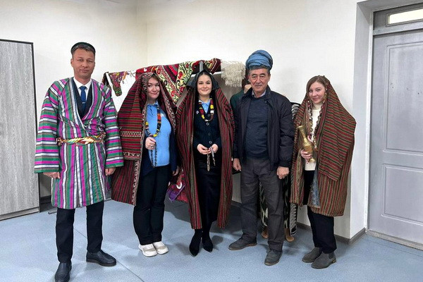 Russian language ambassadors organized an expedition to Uzbekistan Russian language ambassadors organized an expedition to Uzbekistan