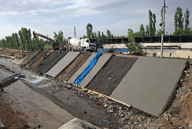 Работы по укреплению берегов Южно-Ферганского канала завершены, подача воды возобновится 11 мая Работы по укреплению берегов Южно-Ферганского канала завершены, подача воды возобновится 11 мая