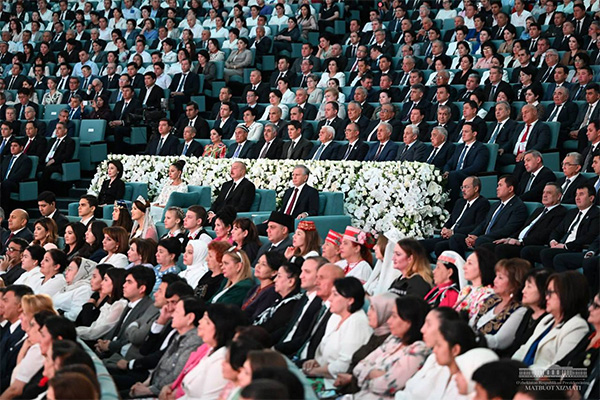 Presidents of Uzbekistan and Azerbaijan attend joint concert