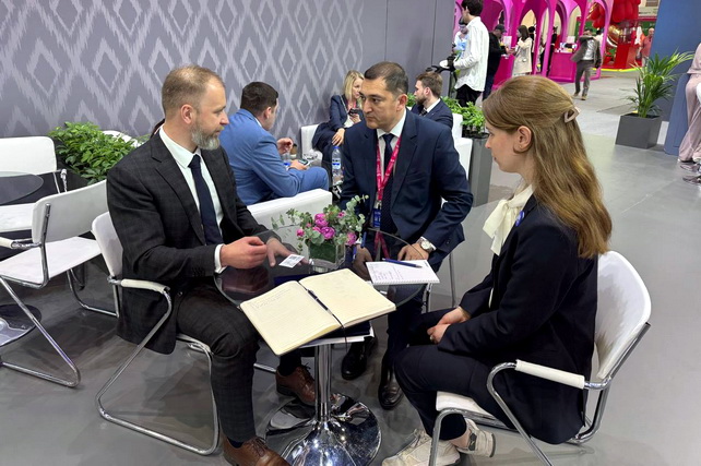 “RENERA” kompaniyasi bilan O‘zbekistonda litiy-ion akkumulyatorlar ishlab chiqarish masalalari muhokama qilindi “RENERA” kompaniyasi bilan O‘zbekistonda litiy-ion akkumulyatorlar ishlab chiqarish masalalari muhokama qilindi