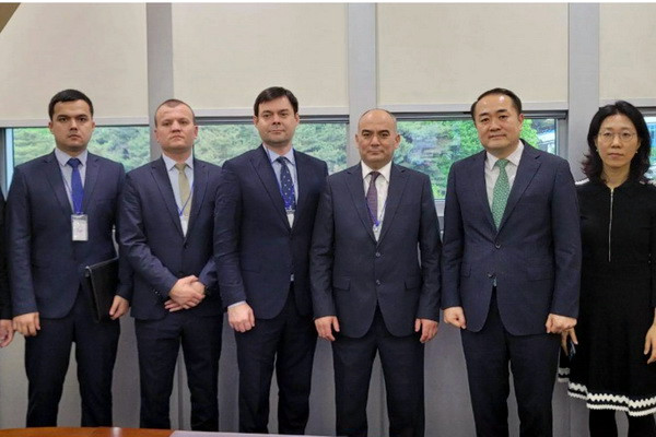 A delegation of the Ministry of Justice of Uzbekistan visits the Committee on Regulatory and Legal Reform of the Republic of Korea A delegation of the Ministry of Justice of Uzbekistan visits the Committee on Regulatory and Legal Reform of the Republic of Korea