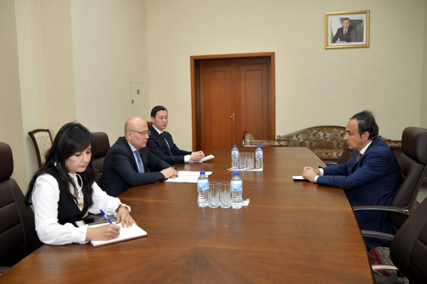 Furkat Sidikov receives the Italian Ambassador to Uzbekistan Furkat Sidikov receives the Italian Ambassador to Uzbekistan