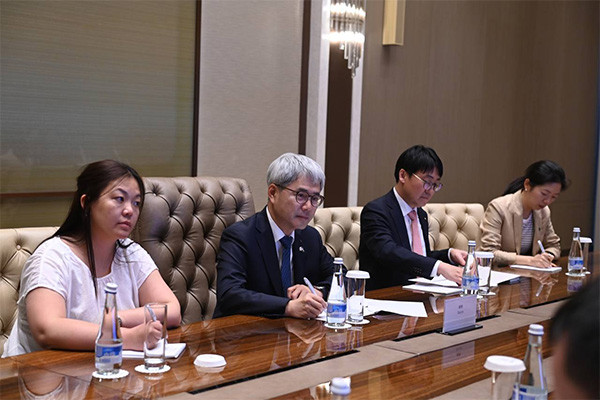 Prime Minister of Uzbekistan receives the heads of a number of leading Korean companies Prime Minister of Uzbekistan receives the heads of a number of leading Korean companies