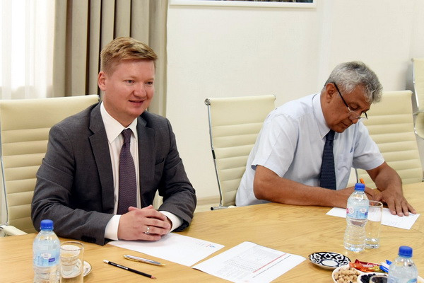 Uzbekneftegaz holds a meeting with the responsible head of TMK for the CIS countries Uzbekneftegaz holds a meeting with the responsible head of TMK for the CIS countries