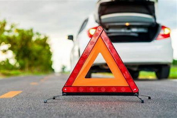 Грузовые фуры зажали автомобили Spark и Damas в результате аварии Грузовые фуры зажали автомобили Spark и Damas в результате аварии