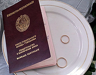 В Узбекистане ужесточили наказания за ранний брак В Узбекистане ужесточили наказания за ранний брак