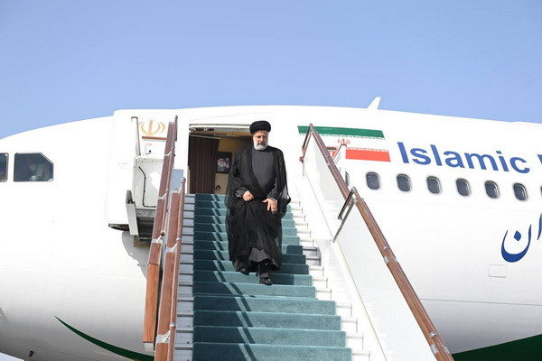 Iranian President dies in helicopter crash Iranian President dies in helicopter crash