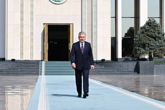 Prezident amaliy tashrif bilan Qozog‘istonga jo‘nab ketdi