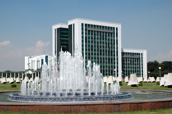 Malaysian delegation pays visit to Uzbekistan