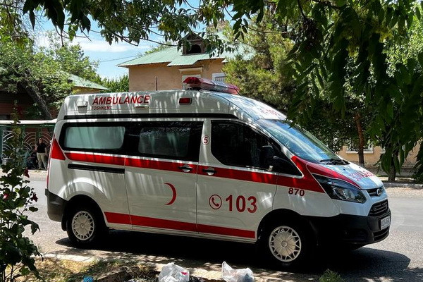 В Термезе четыре человека вылетели из аттракциона В Термезе четыре человека вылетели из аттракциона