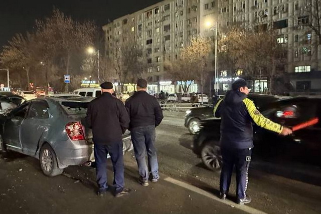 Traffic accident involving three cars takes place in Tashkent Traffic accident involving three cars takes place in Tashkent