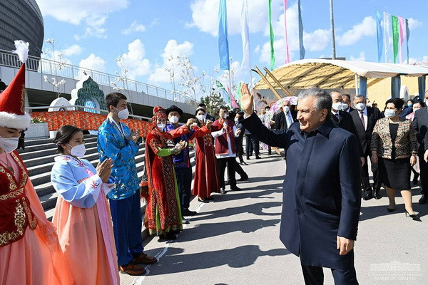 Uzbek President takes part in Navruz festivities